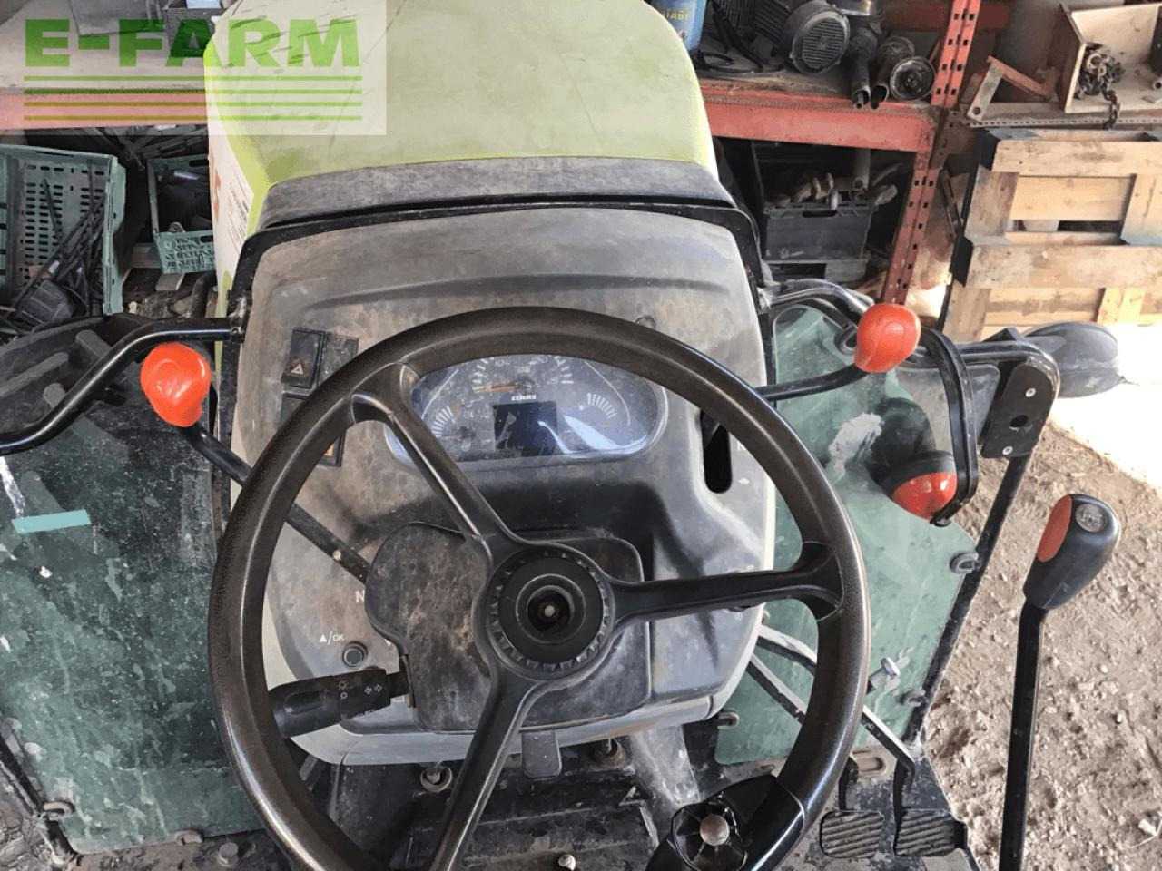 CLAAS nexos 240 f arceau F - Tractor: foto 4 CLAAS nexos 240 f arceau F - Tractor: foto 4