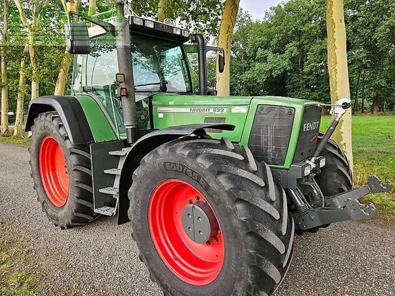 Fendt favorit 822 turboshift ( 816 818 824 ) - Tractor: foto 2 Fendt favorit 822 turboshift ( 816 818 824 ) - Tractor: foto 2