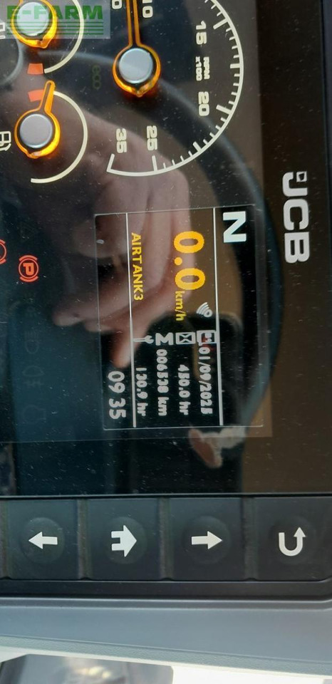 Tractor JCB 8330: foto 7