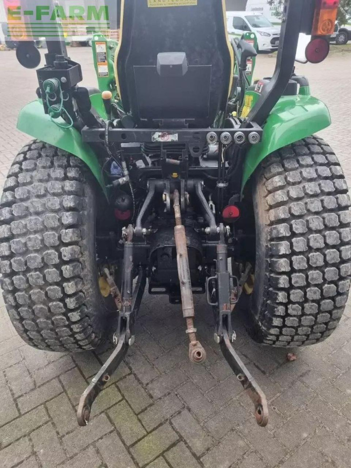 Tractor John Deere 3320 my11: foto 6