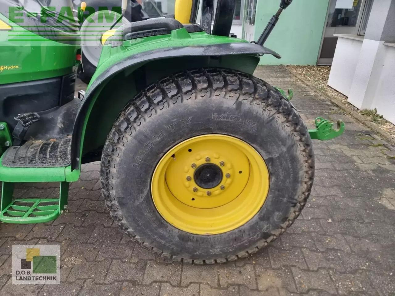 Tractor John Deere 3520 e-hydro: foto 7