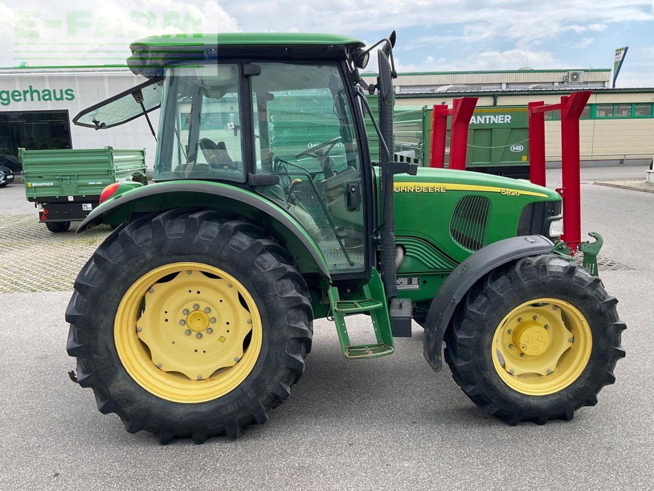 John Deere 5820 - Tractor: foto 5 John Deere 5820 - Tractor: foto 5