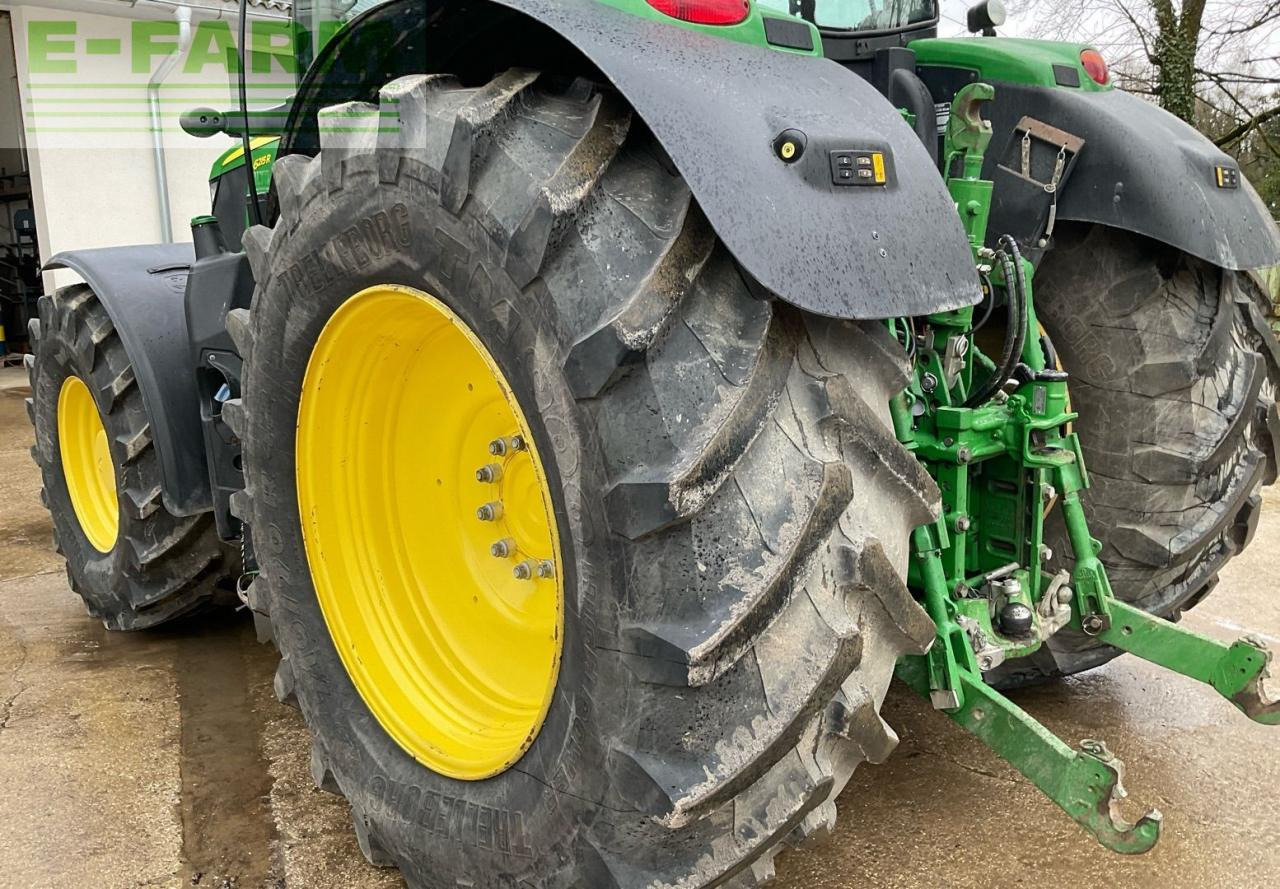 Tractor John Deere 6215R: foto 17
