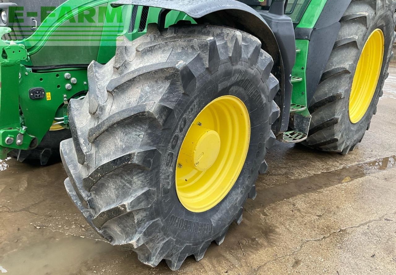 Tractor John Deere 6215R: foto 9