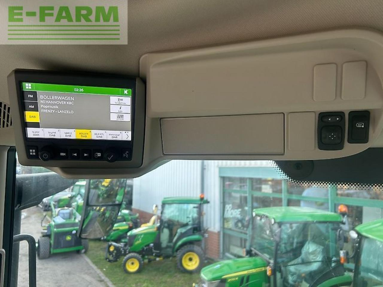 Tractor John Deere 6r 215: foto 11