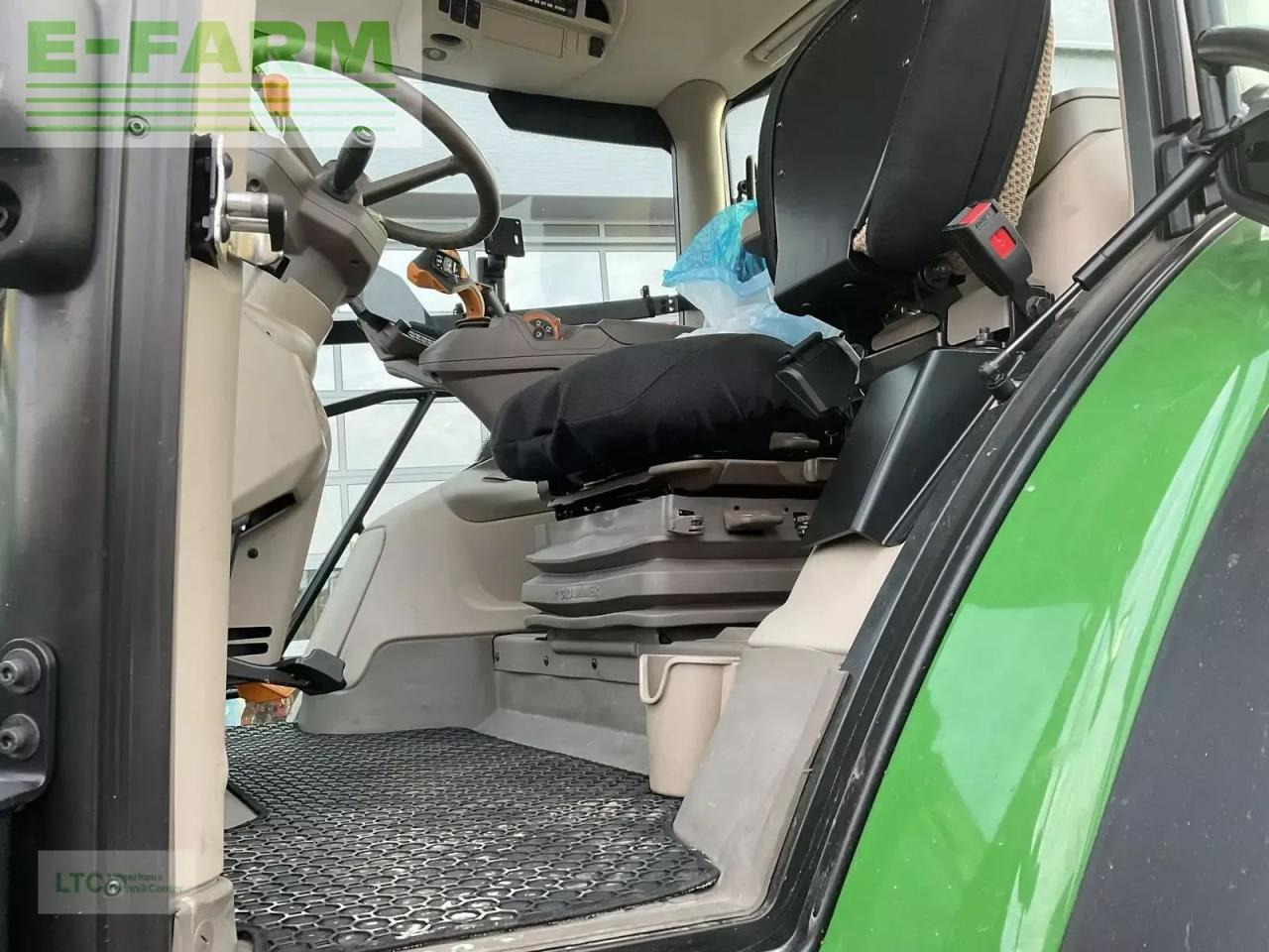 John Deere 6r 215 - Tractor: foto 5 John Deere 6r 215 - Tractor: foto 5