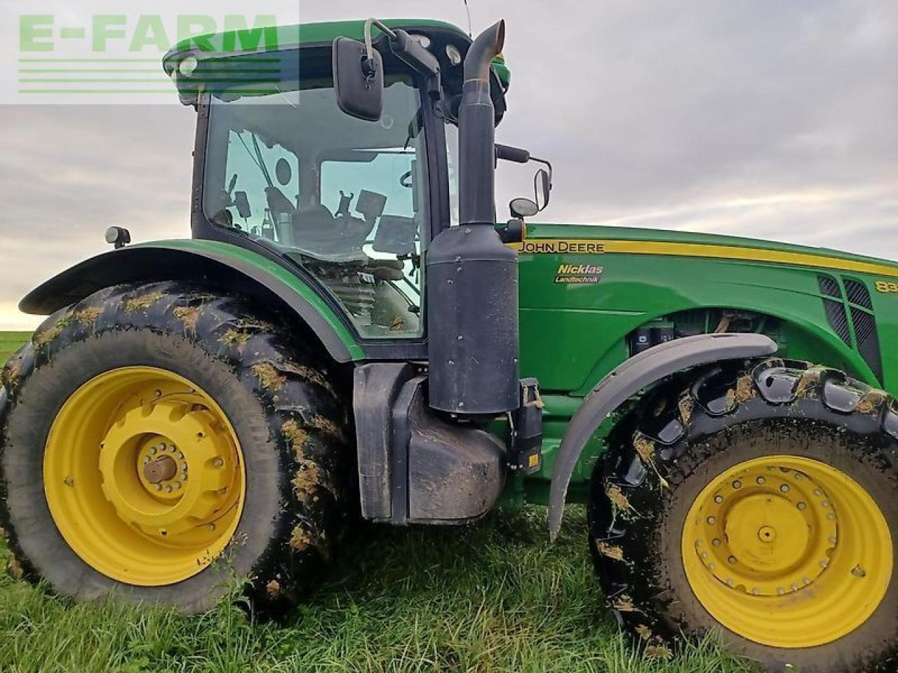 John Deere 8335r - Tractor: foto 2 John Deere 8335r - Tractor: foto 2