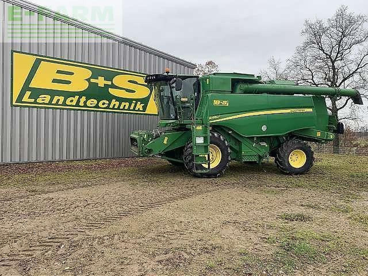 John Deere w660 - Cosechadora de granos: foto 1 John Deere w660 - Cosechadora de granos: foto 1