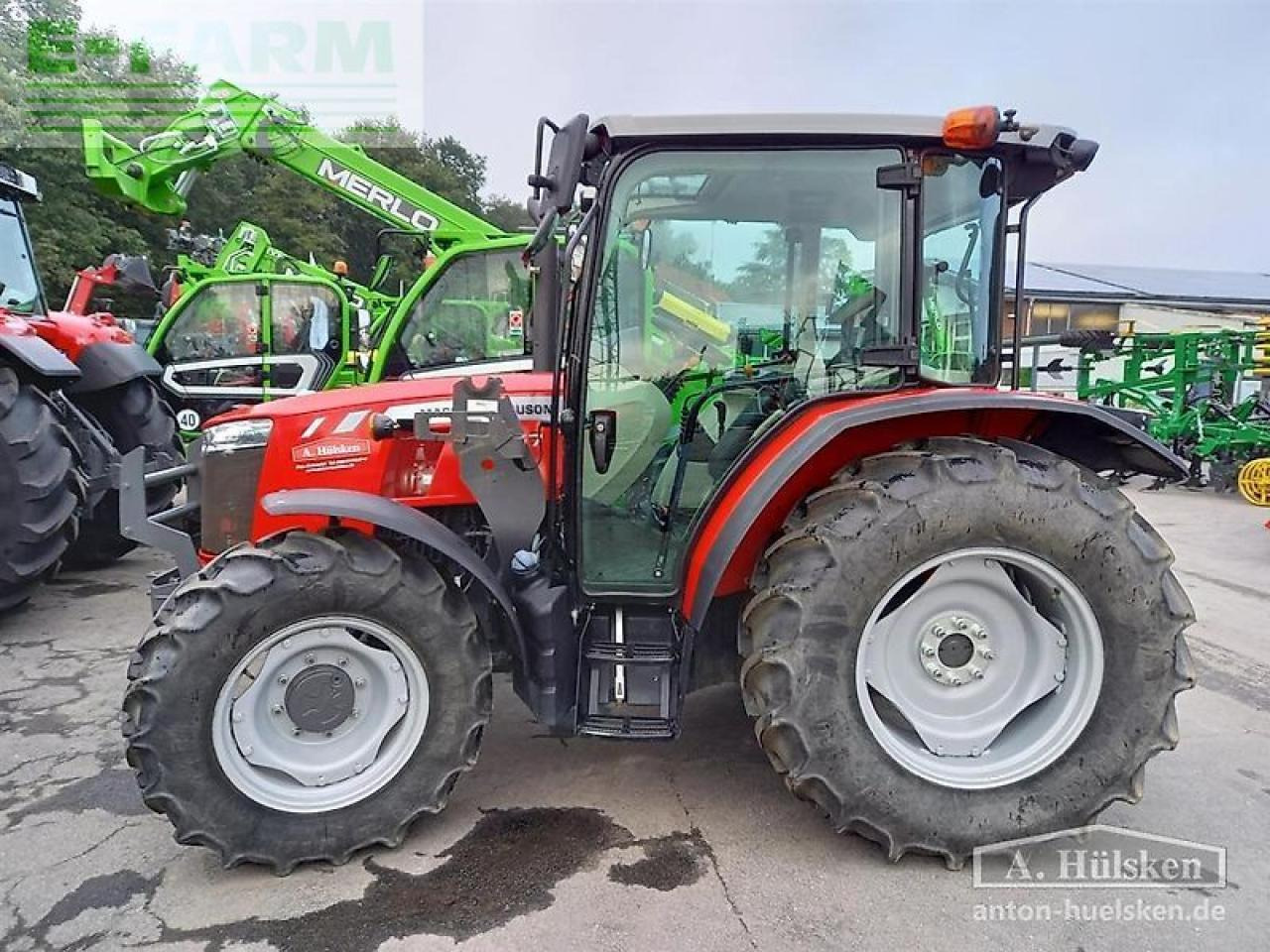 Massey Ferguson mf4707 cab 4wd - Tractor: foto 2 Massey Ferguson mf4707 cab 4wd - Tractor: foto 2