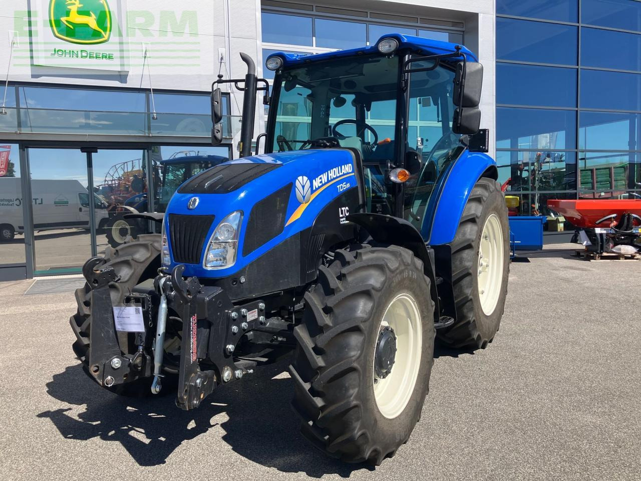 New Holland TD5.85 - Tractor: foto 1 New Holland TD5.85 - Tractor: foto 1