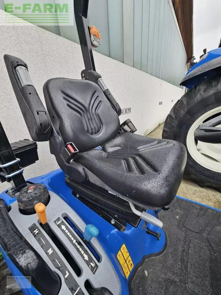 New Holland boomer 25 c C - Tractor: foto 3 New Holland boomer 25 c C - Tractor: foto 3