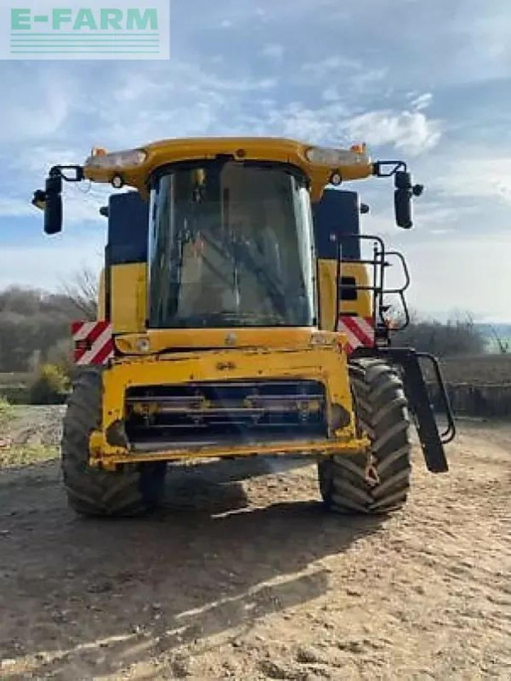 New Holland cx 8090 - Cosechadora de granos: foto 3 New Holland cx 8090 - Cosechadora de granos: foto 3