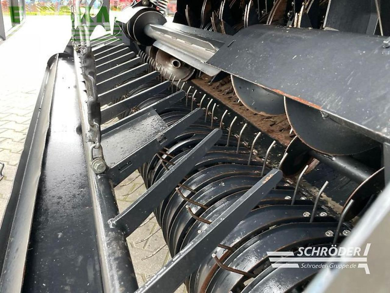 Empacadora de pacas cuadradas New Holland roll-belt 180 cropcutter: foto 9