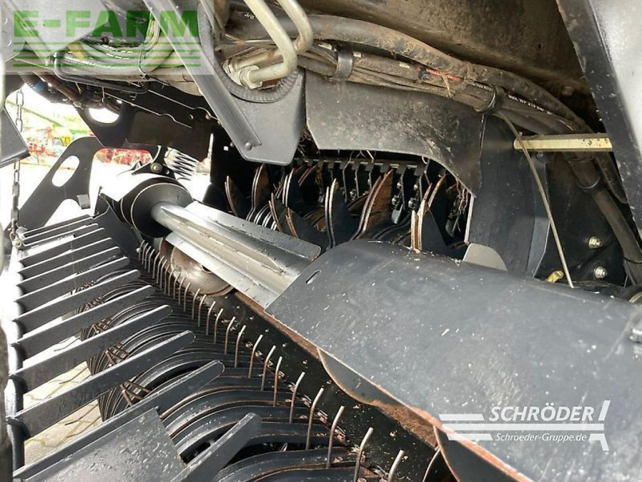 Empacadora de pacas cuadradas New Holland roll-belt 180 cropcutter: foto 10