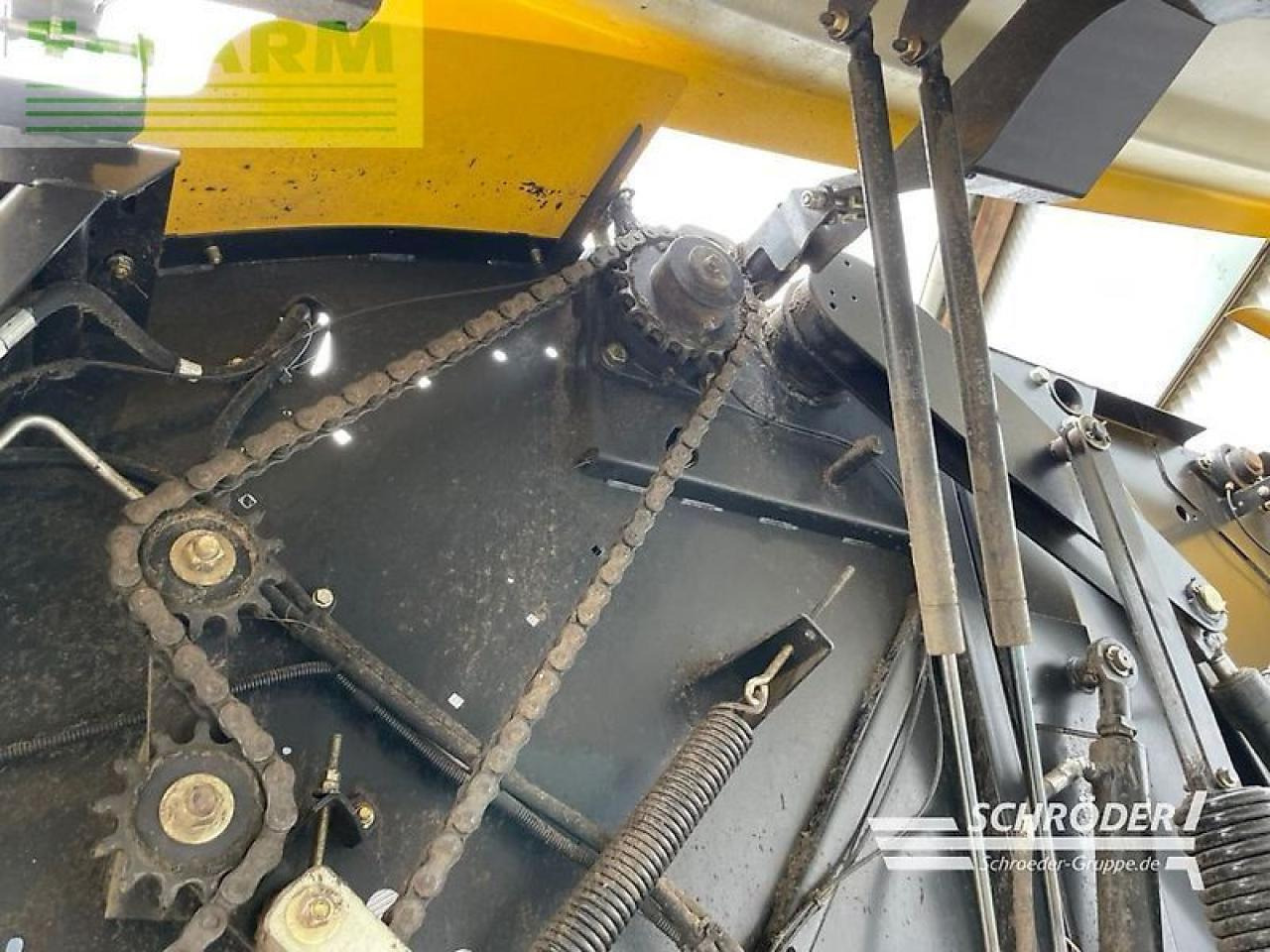 Empacadora de pacas cuadradas New Holland roll-belt 180 cropcutter: foto 16