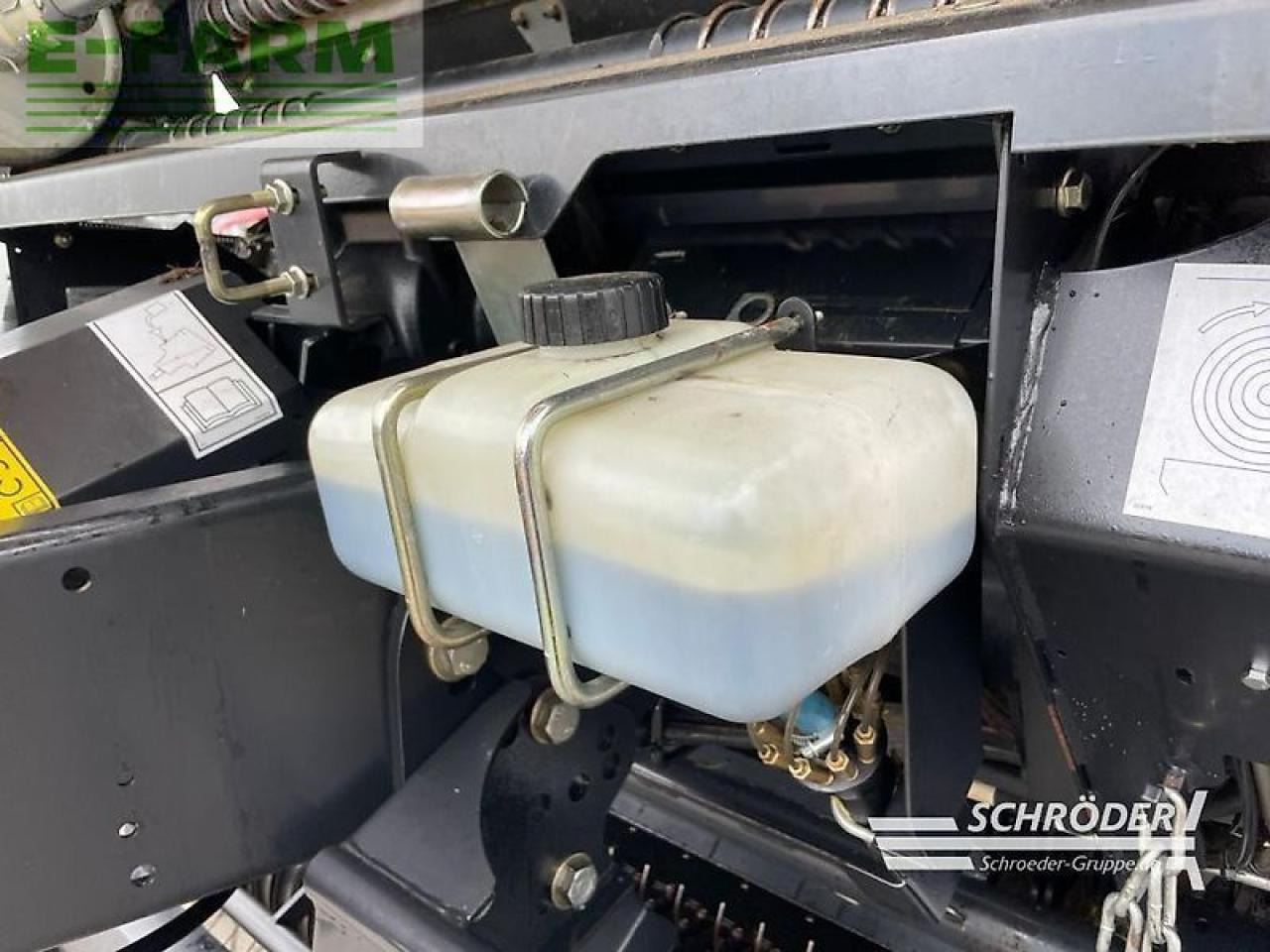 Empacadora de pacas cuadradas New Holland roll-belt 180 cropcutter: foto 15