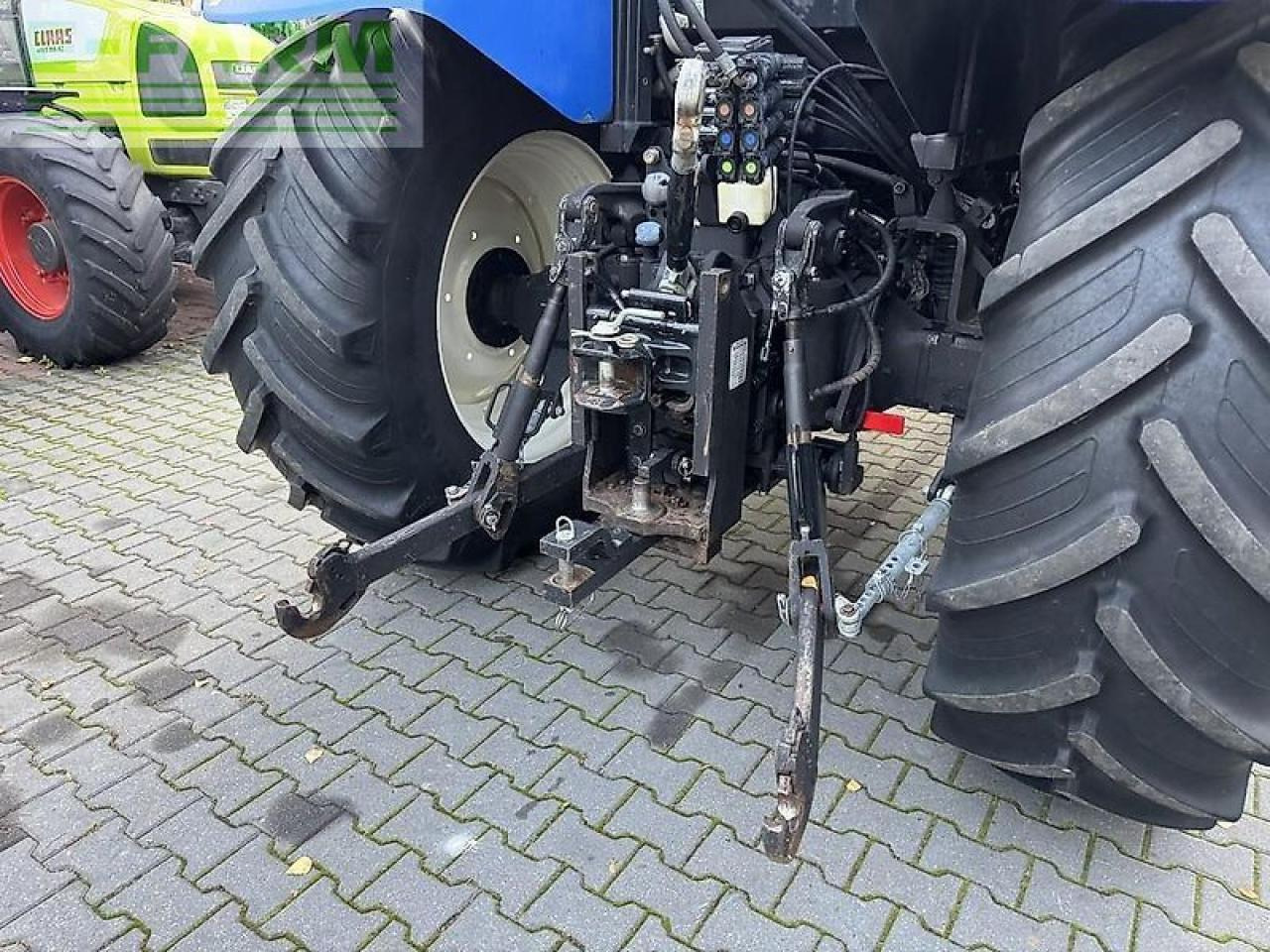 Tractor New Holland t6070 powercommand: foto 32 Tractor New Holland t6070 powercommand: foto 32