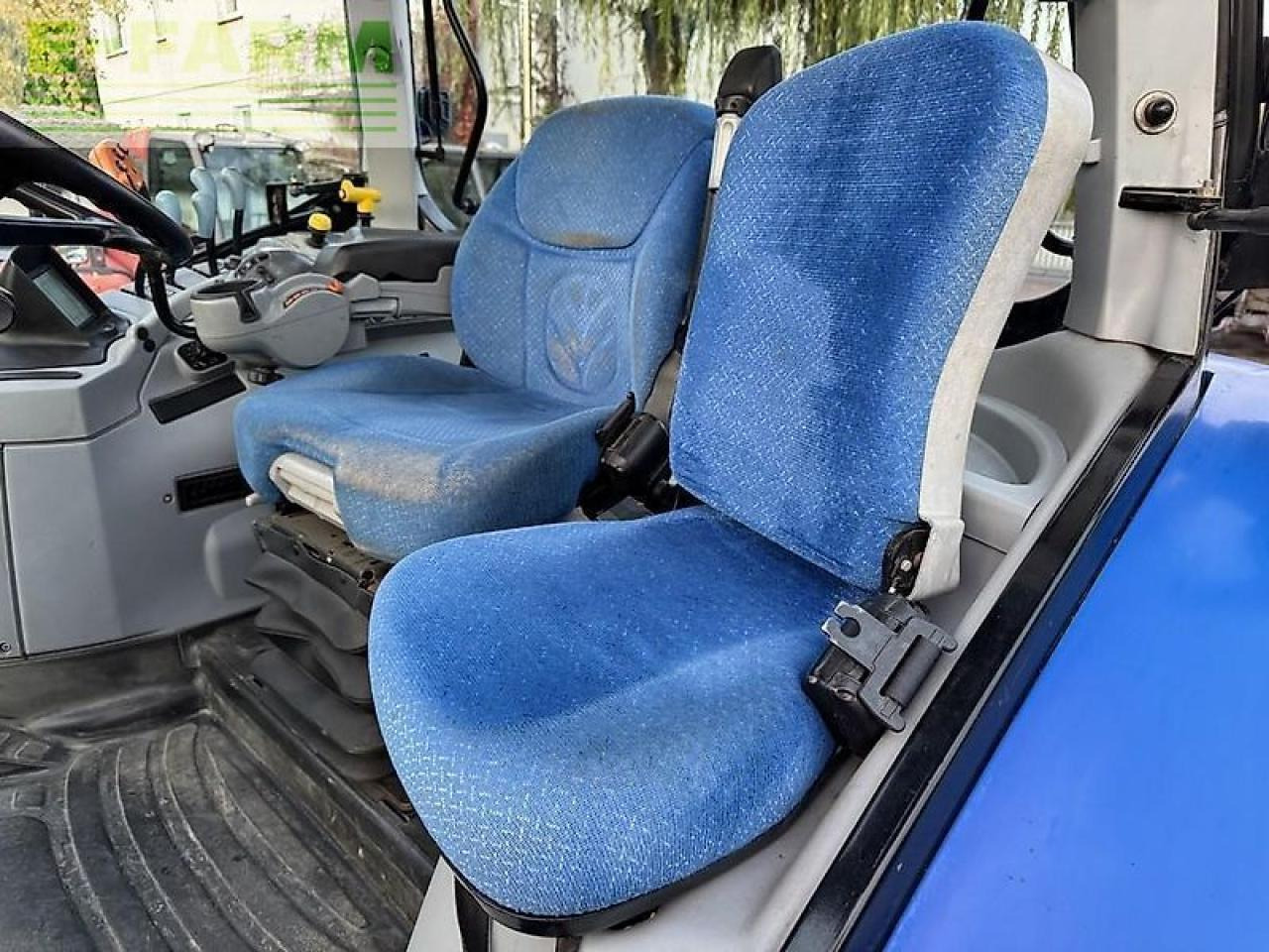 Tractor New Holland t6070 powercommand: foto 11 Tractor New Holland t6070 powercommand: foto 11