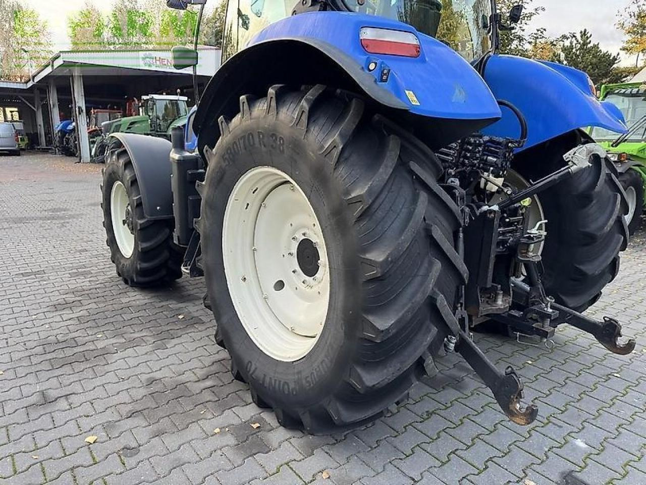 Tractor New Holland t6070 powercommand: foto 35 Tractor New Holland t6070 powercommand: foto 35
