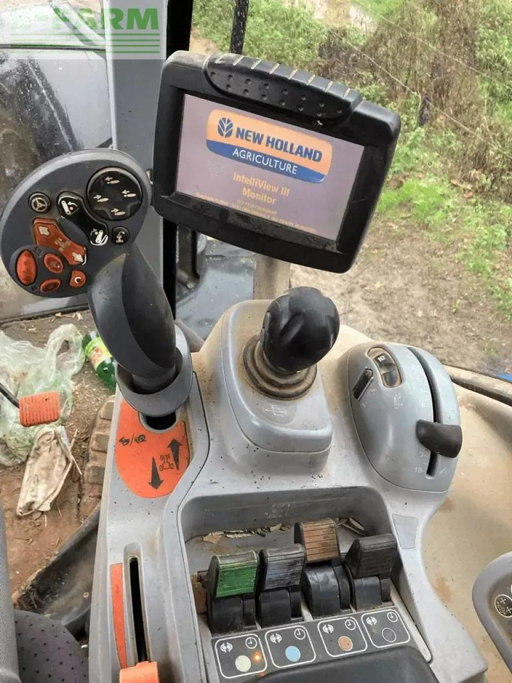 New Holland t7.200 auto command - Tractor: foto 4 New Holland t7.200 auto command - Tractor: foto 4
