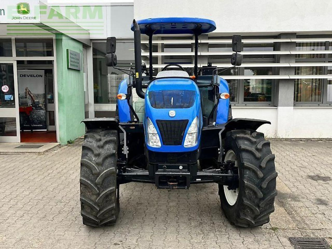 New Holland td 5.85 - Tractor: foto 2 New Holland td 5.85 - Tractor: foto 2