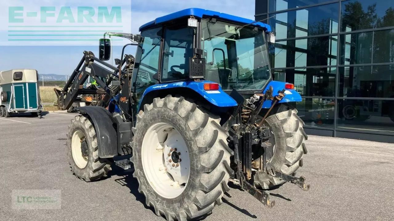 New Holland tl 80 - Tractor: foto 4 New Holland tl 80 - Tractor: foto 4