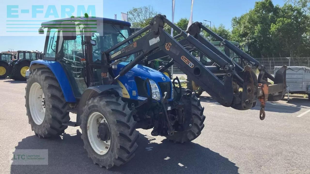 New Holland tl 80 - Tractor: foto 2 New Holland tl 80 - Tractor: foto 2