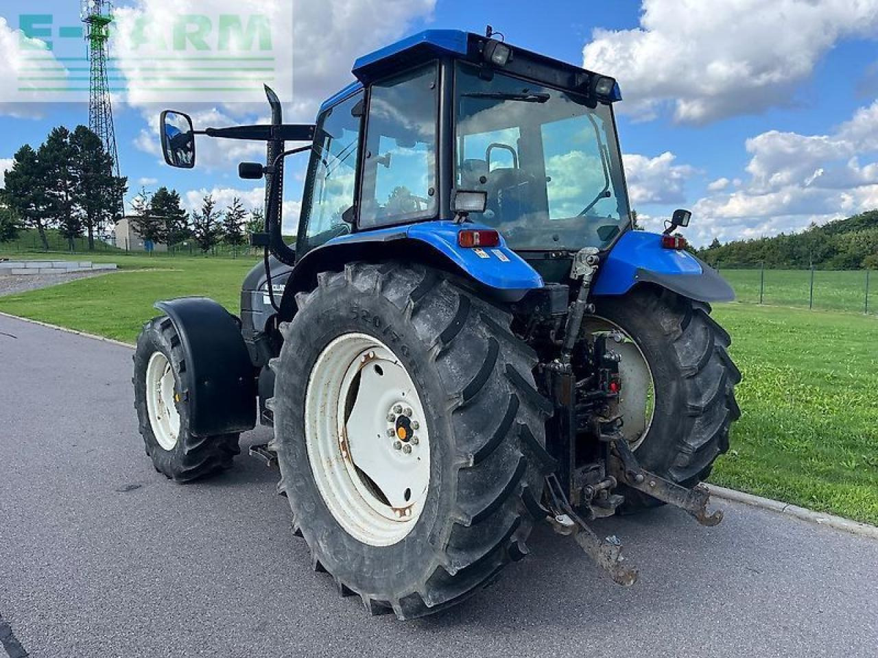 New Holland ts 115 - Tractor: foto 2 New Holland ts 115 - Tractor: foto 2