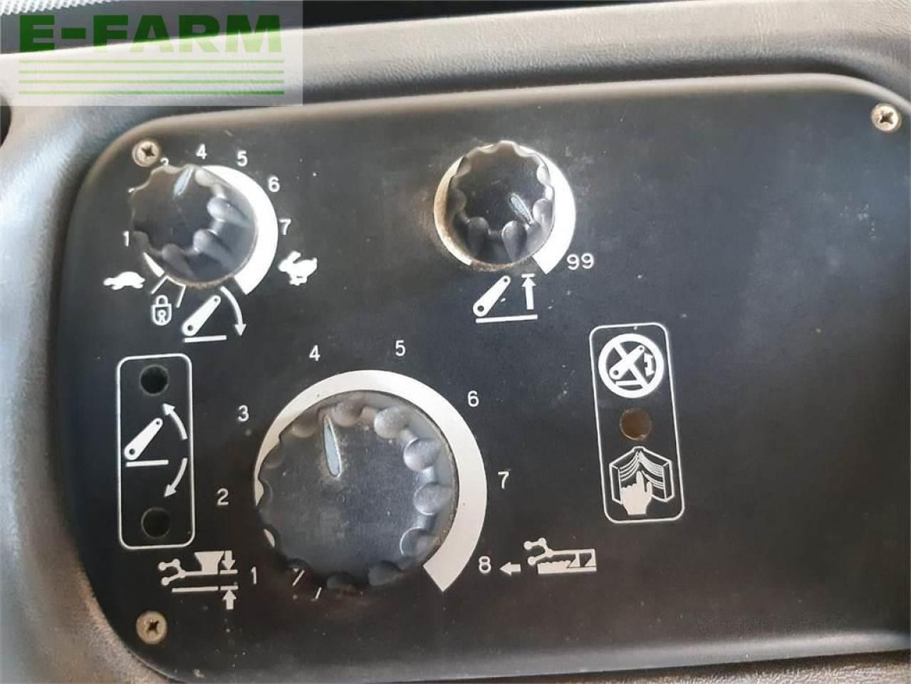 New Holland ts90 - Tractor: foto 4 New Holland ts90 - Tractor: foto 4