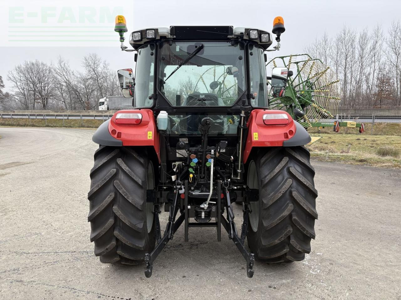 Tractor Steyr 4075 kompakt s (stage v): foto 12 Tractor Steyr 4075 kompakt s (stage v): foto 12