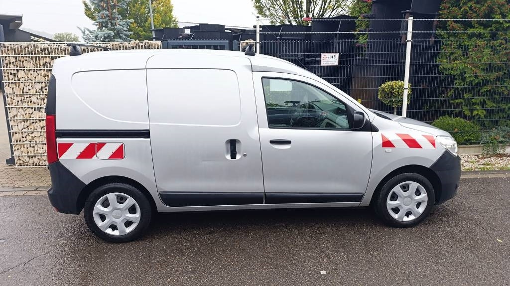 Dacia Dokker Transporter, Kastenwagen, Werkstattschränke - Furgoneta pequeña: foto 5 Dacia Dokker Transporter, Kastenwagen, Werkstattschränke - Furgoneta pequeña: foto 5