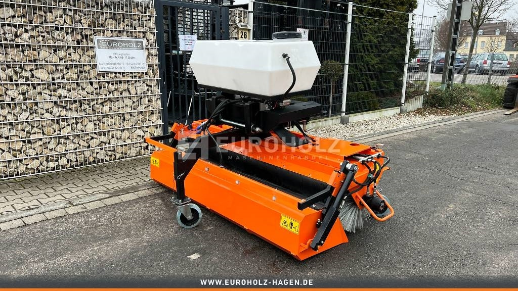 Kehrmaschine ZM2000 Stapleraufnahme - Barredora cucharón para Vehículo municipal: foto 1 Kehrmaschine ZM2000 Stapleraufnahme - Barredora cucharón para Vehículo municipal: foto 1