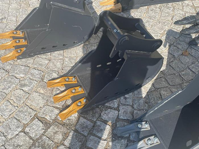 Big Tieflöffel 30 cm mit Lehnhoff MS01 Symlock Aufnahme - Cazo: foto 1 Big Tieflöffel 30 cm mit Lehnhoff MS01 Symlock Aufnahme - Cazo: foto 1