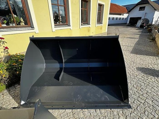 Big Volumenschaufel 200 cm mit Manitou Aufnahme - Cazo: foto 1 Big Volumenschaufel 200 cm mit Manitou Aufnahme - Cazo: foto 1