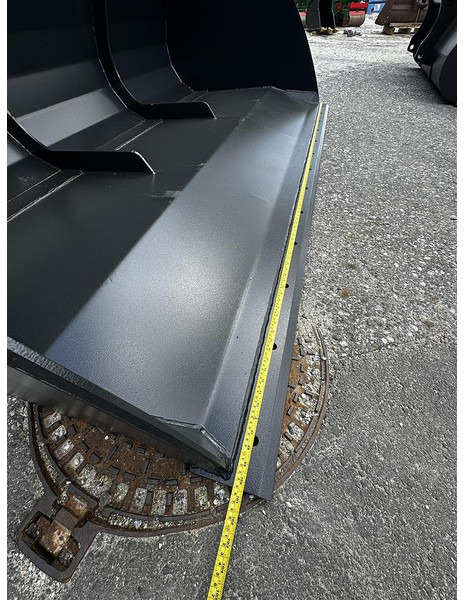 Big Volumenschaufel 250cm mit Manitou Aufnahme - Cazo: foto 4 Big Volumenschaufel 250cm mit Manitou Aufnahme - Cazo: foto 4