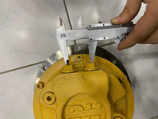 Bomag Fahrmotor (Poclain) 05816293 - Rodillo: foto 3 Bomag Fahrmotor (Poclain) 05816293 - Rodillo: foto 3