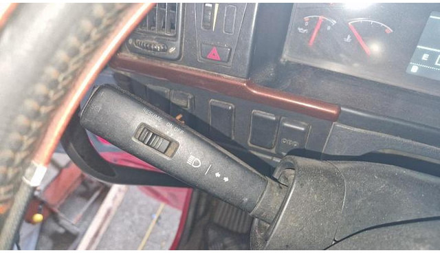 Camión Volvo FH16.660 Schwerlast Sattelzugmaschine 6x4: foto 15 Camión Volvo FH16.660 Schwerlast Sattelzugmaschine 6x4: foto 15