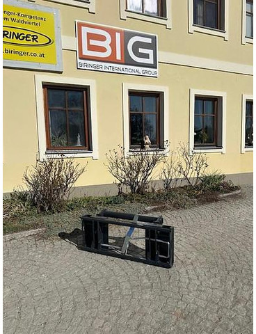 Big Manitou Adapter mit Euro Aufnahme - Implemento: foto 1 Big Manitou Adapter mit Euro Aufnahme - Implemento: foto 1