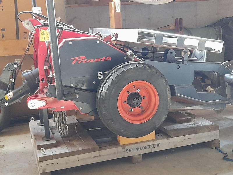 Prinoth S700-65 Streifenfräse - Equipo para trabajo del suelo: foto 2 Prinoth S700-65 Streifenfräse - Equipo para trabajo del suelo: foto 2