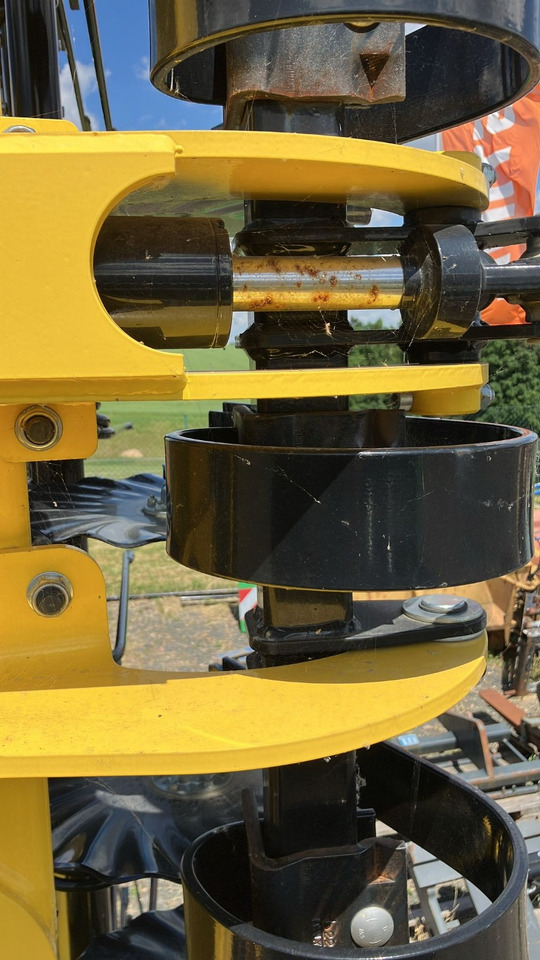 Bednar Striegel-Pro PN 9000 - Maquinaria para fertilización: foto 1 Bednar Striegel-Pro PN 9000 - Maquinaria para fertilización: foto 1