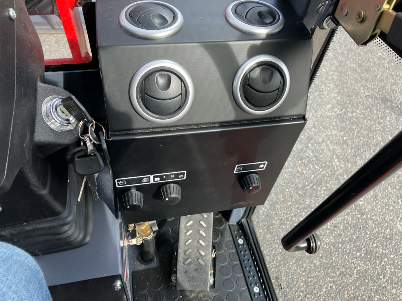 Toyo KU 826/ Radlader/ Hoflader/ Kompaktlader/... - Cargadora: foto 5 Toyo KU 826/ Radlader/ Hoflader/ Kompaktlader/... - Cargadora: foto 5