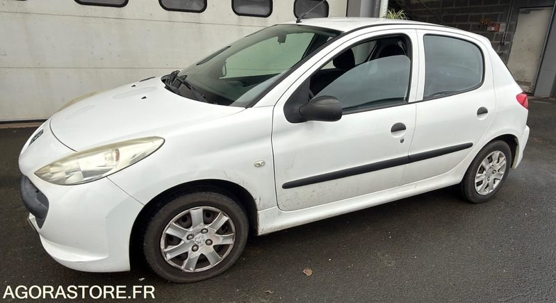 206 + - Coche: foto 3 206 + - Coche: foto 3