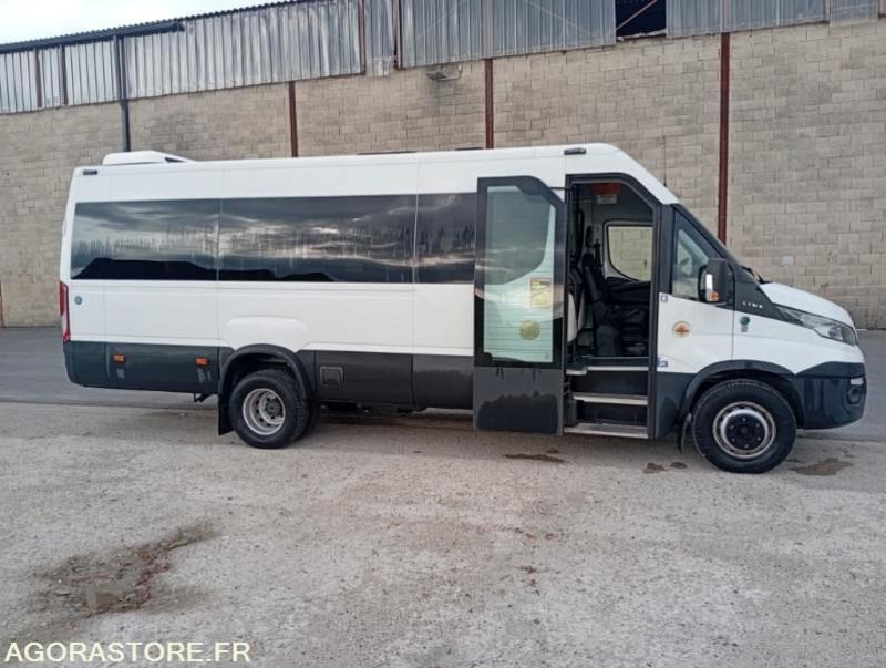AUTOCAR IVECO 22 PLACES / 1ERE MAIN / BVA / 135467 KM ORIGINE - Autocar: foto 3 AUTOCAR IVECO 22 PLACES / 1ERE MAIN / BVA / 135467 KM ORIGINE - Autocar: foto 3