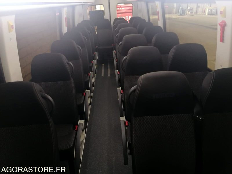 AUTOCAR IVECO 22 PLACES / 1ERE MAIN / BVA / 135467 KM ORIGINE - Autocar: foto 5 AUTOCAR IVECO 22 PLACES / 1ERE MAIN / BVA / 135467 KM ORIGINE - Autocar: foto 5