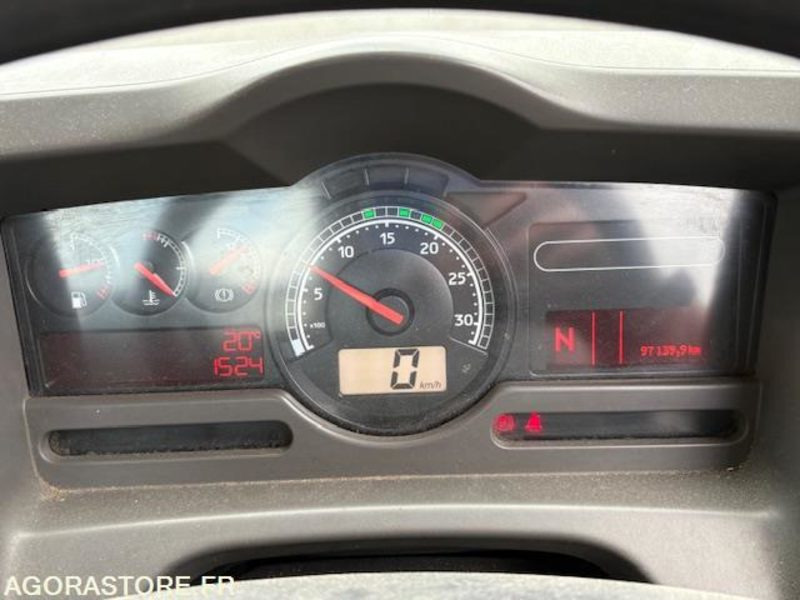 BALAYEUSE GO RENAULT (2069- VPIDF -66ICAM571X) - 2011/ 97 200 KM - Barredora vial: foto 4 BALAYEUSE GO RENAULT (2069- VPIDF -66ICAM571X) - 2011/ 97 200 KM - Barredora vial: foto 4