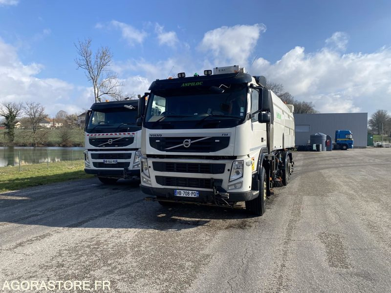 BALAYEUSE VOLVO BLANC 6 ROUES - ANNEE 2013 - 245000KMS - Barredora vial: foto 2 BALAYEUSE VOLVO BLANC 6 ROUES - ANNEE 2013 - 245000KMS - Barredora vial: foto 2