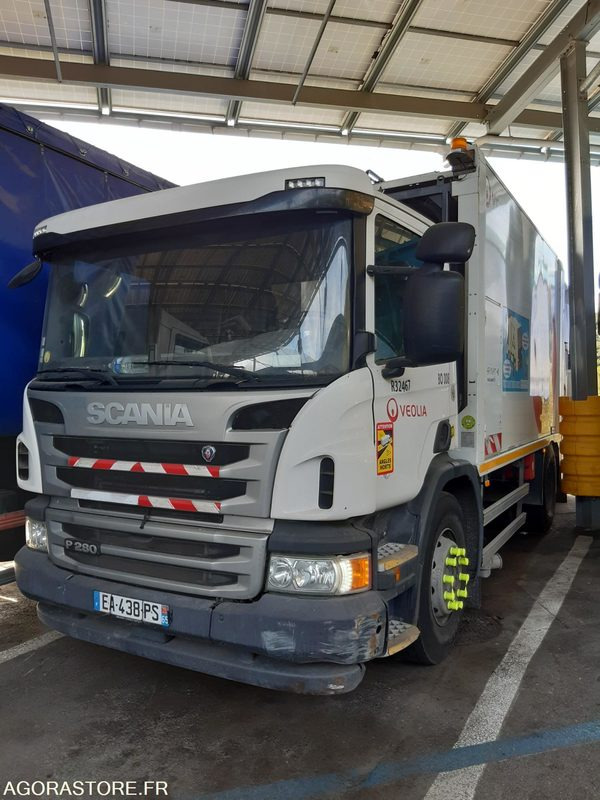 BOM AR SCANIA 19T - SEMAT - R32467 - 182244 kms - Camión de basura: foto 1 BOM AR SCANIA 19T - SEMAT - R32467 - 182244 kms - Camión de basura: foto 1
