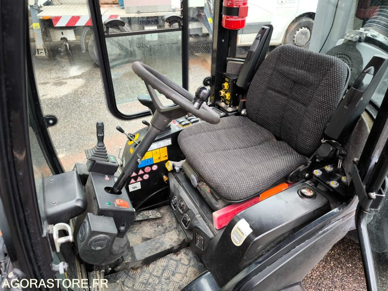 Balayeuse KARCHER MIC 34C 558 heures 2019 - Barredora vial: foto 5 Balayeuse KARCHER MIC 34C 558 heures 2019 - Barredora vial: foto 5