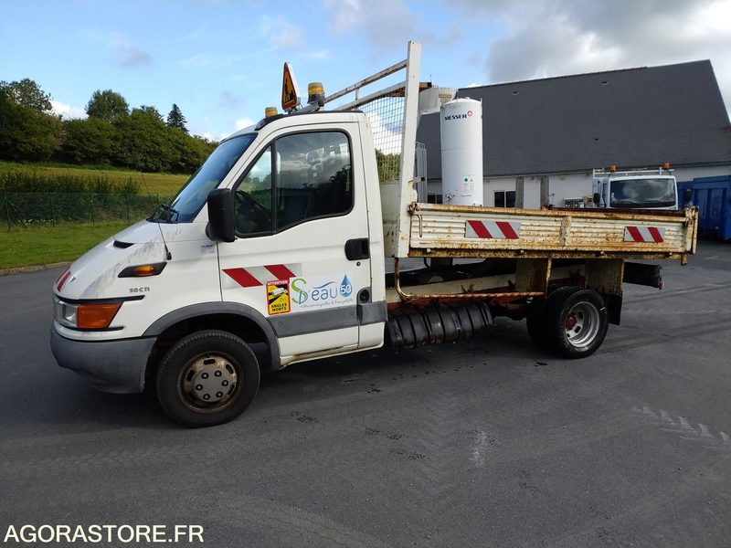 CAMION BENNE IVECO - EY413YY - 142000km - Furgoneta basculante: foto 1 CAMION BENNE IVECO - EY413YY - 142000km - Furgoneta basculante: foto 1
