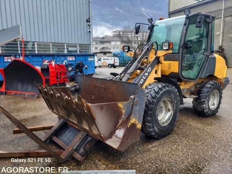 CHARGEUSE VOLVO L25B-P 2008 6200 HEURES - Cargadora: foto 1 CHARGEUSE VOLVO L25B-P 2008 6200 HEURES - Cargadora: foto 1